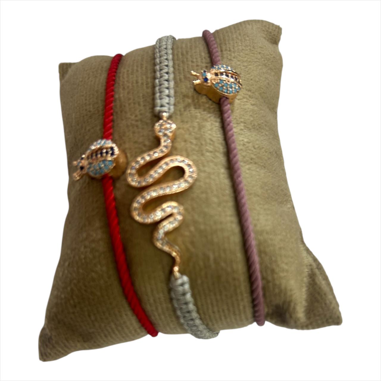 Bracelet en cordon gris avec serpent en strass - Elégance porte-bonheur