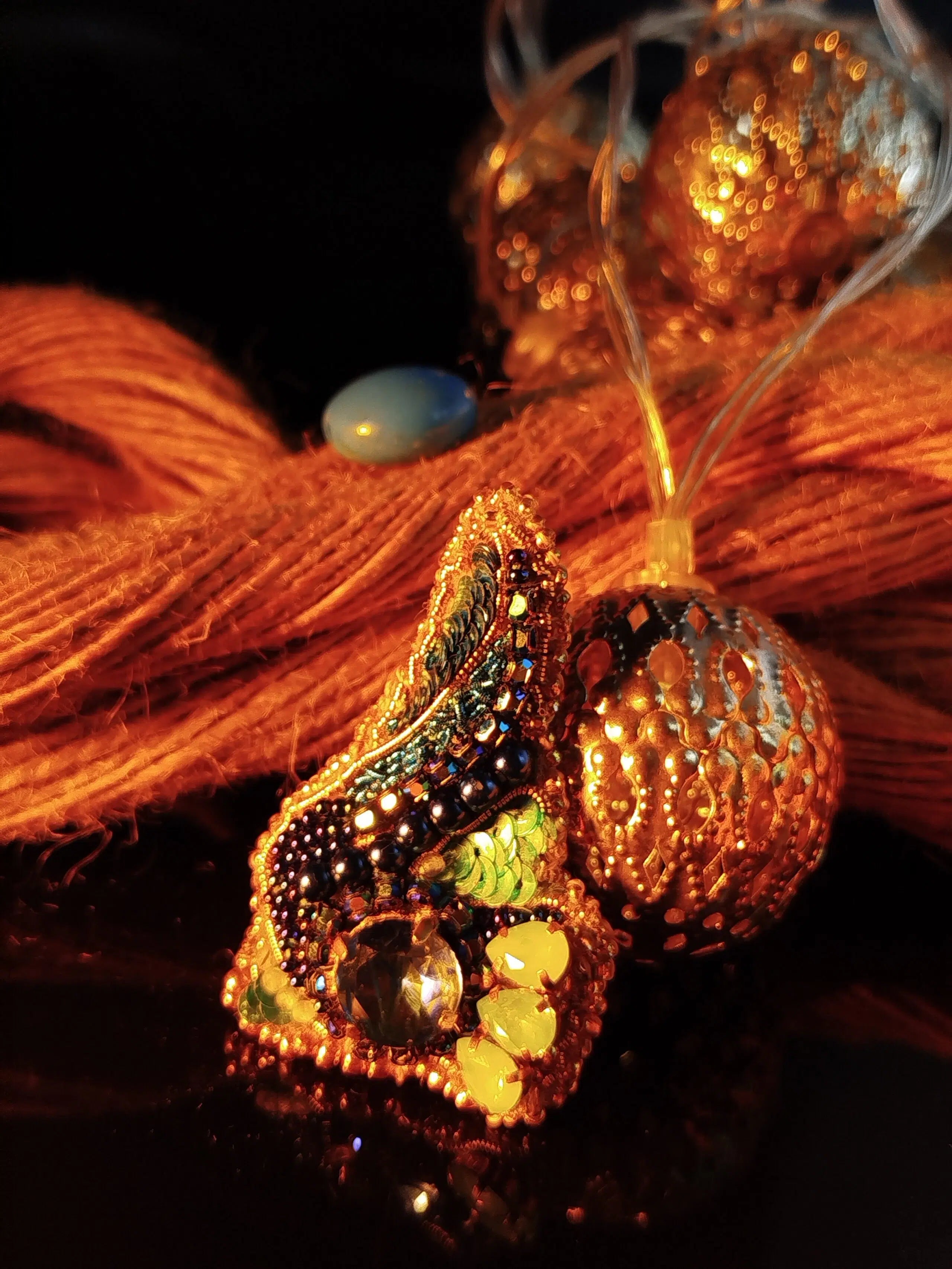 Broche multicolore artisanale élégante pour un style unique