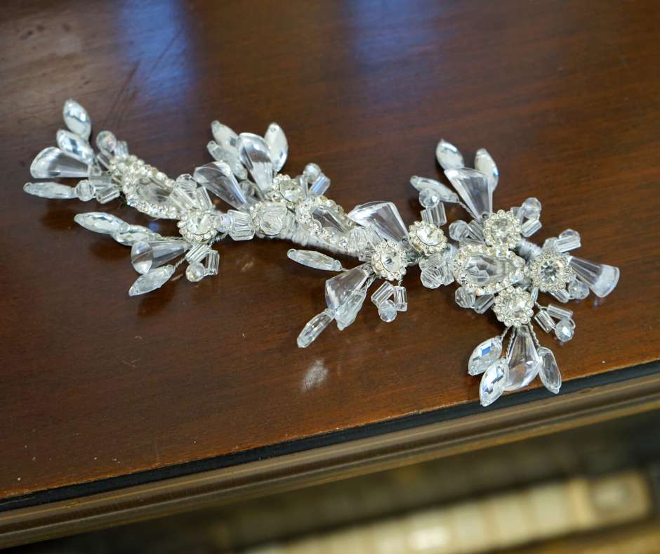 Broche Blanche, modèle florale - artisanat Tunisien fait main | ILEYCOM