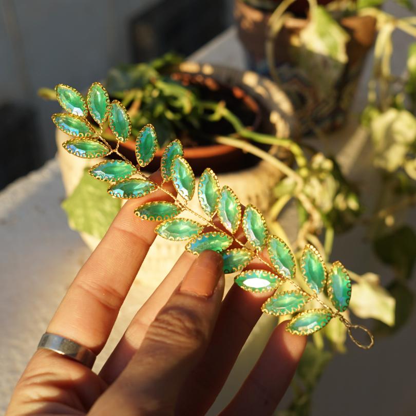 Broche en cristal vert , Vigne de cheveux mariage vert , bijoux de cheveux vert - artisanat Tunisien fait main | ILEYCOM