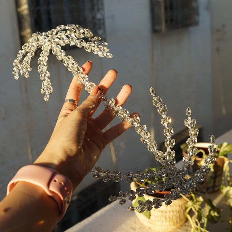 Broche en Perle et cristal de mariage vigne de cheveux de mariée, pièce de cheve - artisanat Tunisien fait main | ILEYCOM
