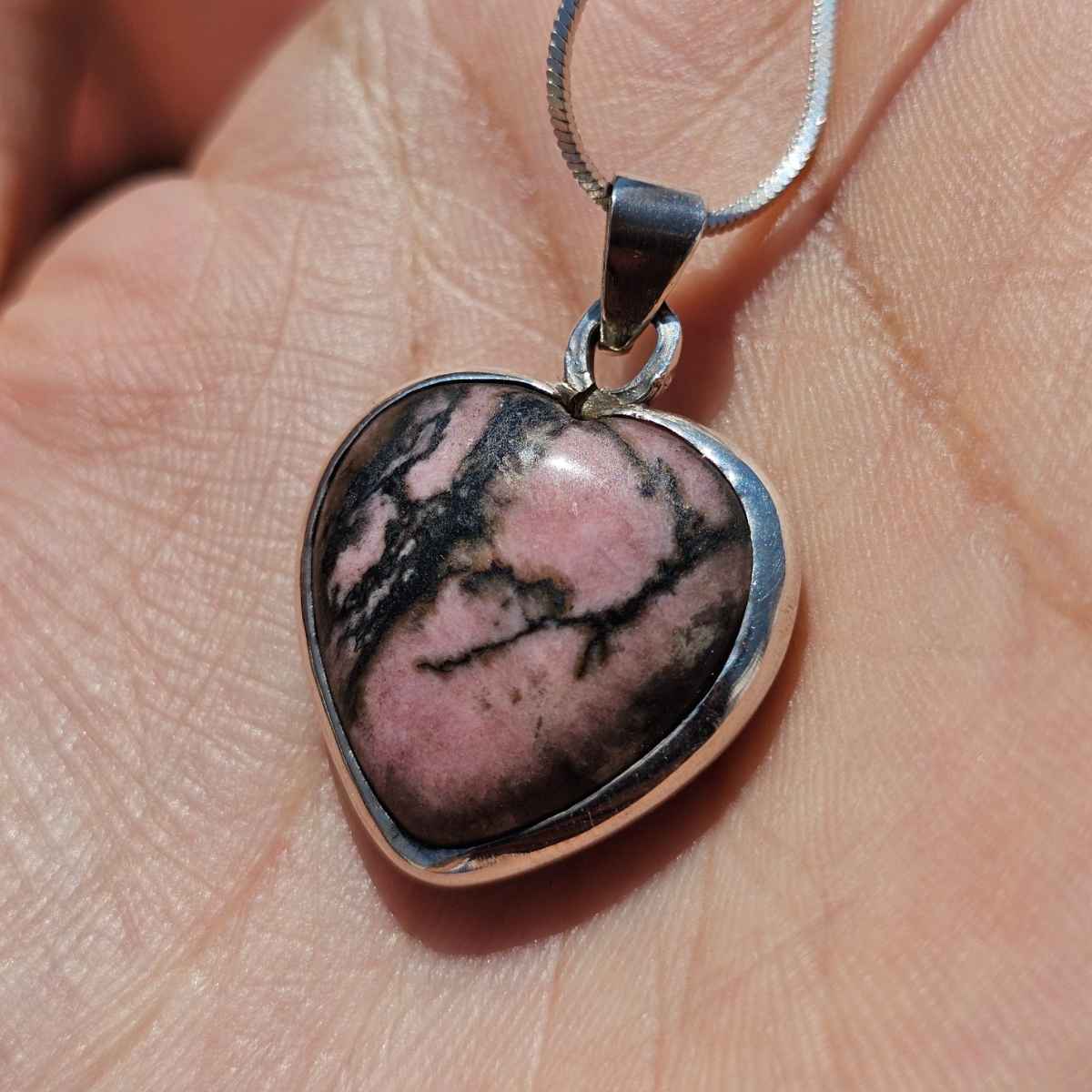 Collier rhodonite cœur en argent 925 élégance et charme irrésistibles