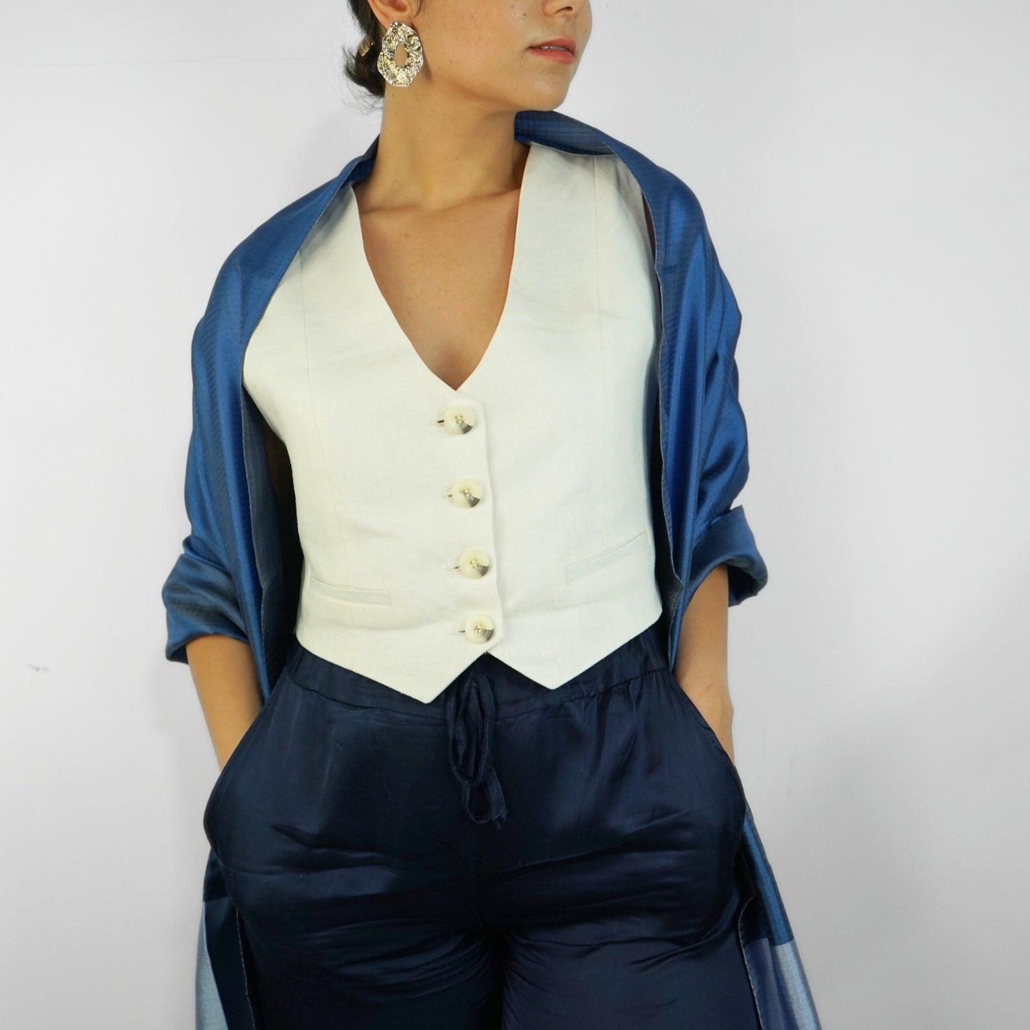 Écharpe bleue en soie