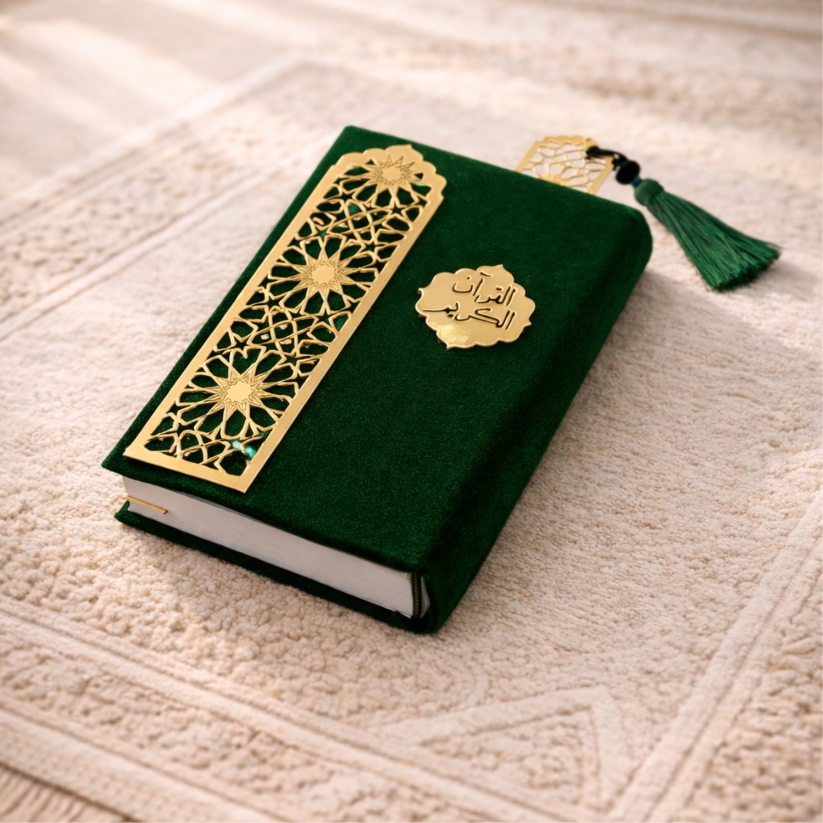 Coffret Coran vert avec marque-page à l’ambre et chechia