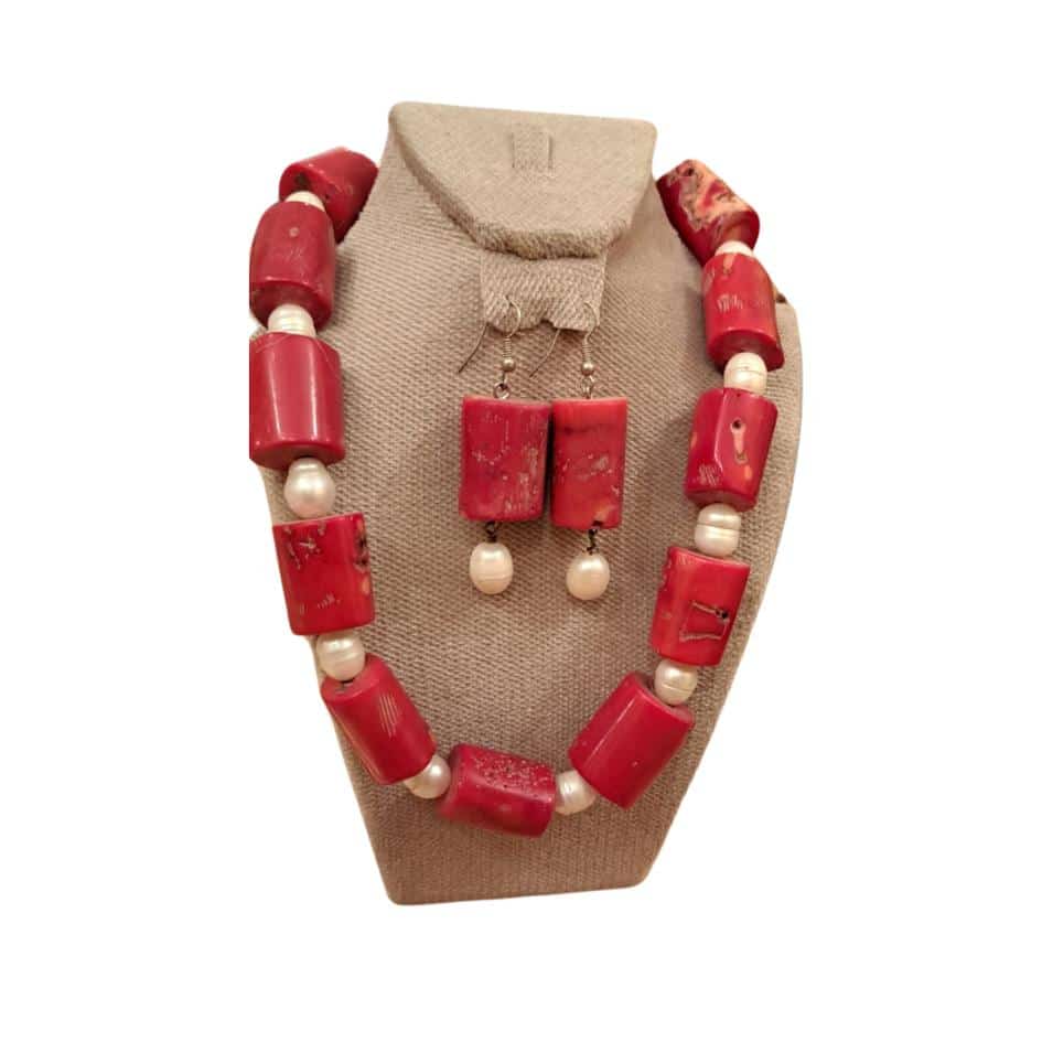 Collier en perle et corail recyclé