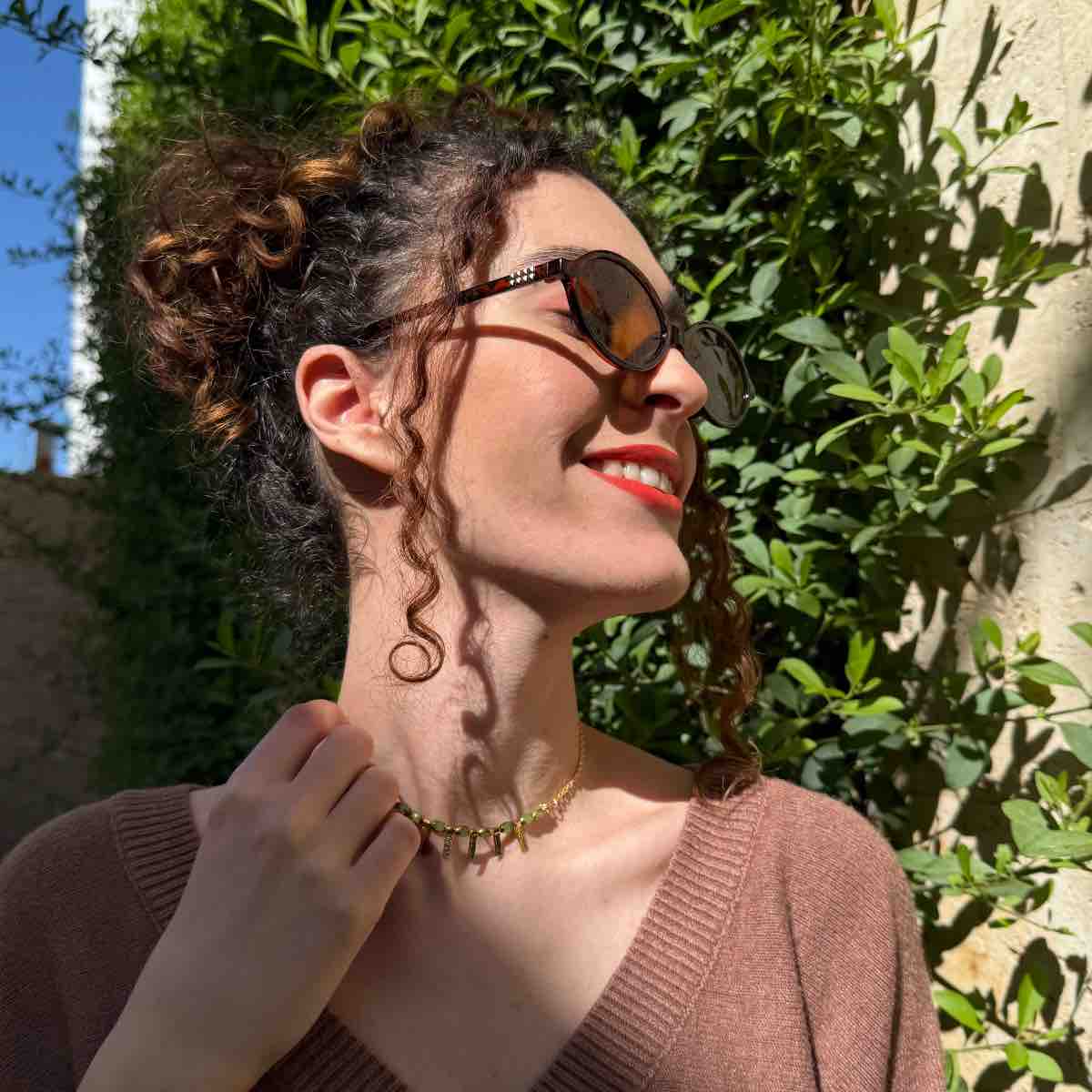 Collier laiton doré avec cristaux verts
