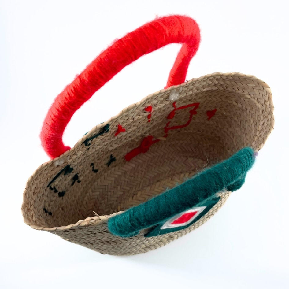 Couffin traditionnel en jonc brodée en rouge et vert 100% fait main - artisanat Tunisien fait main | ILEYCOM