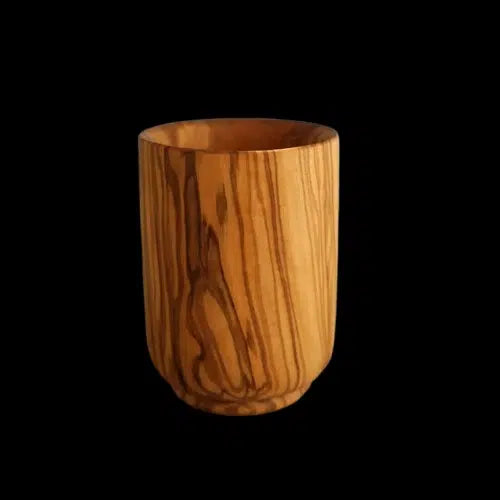 Gobelet bois artisanal en olivier pour un style unique et naturel