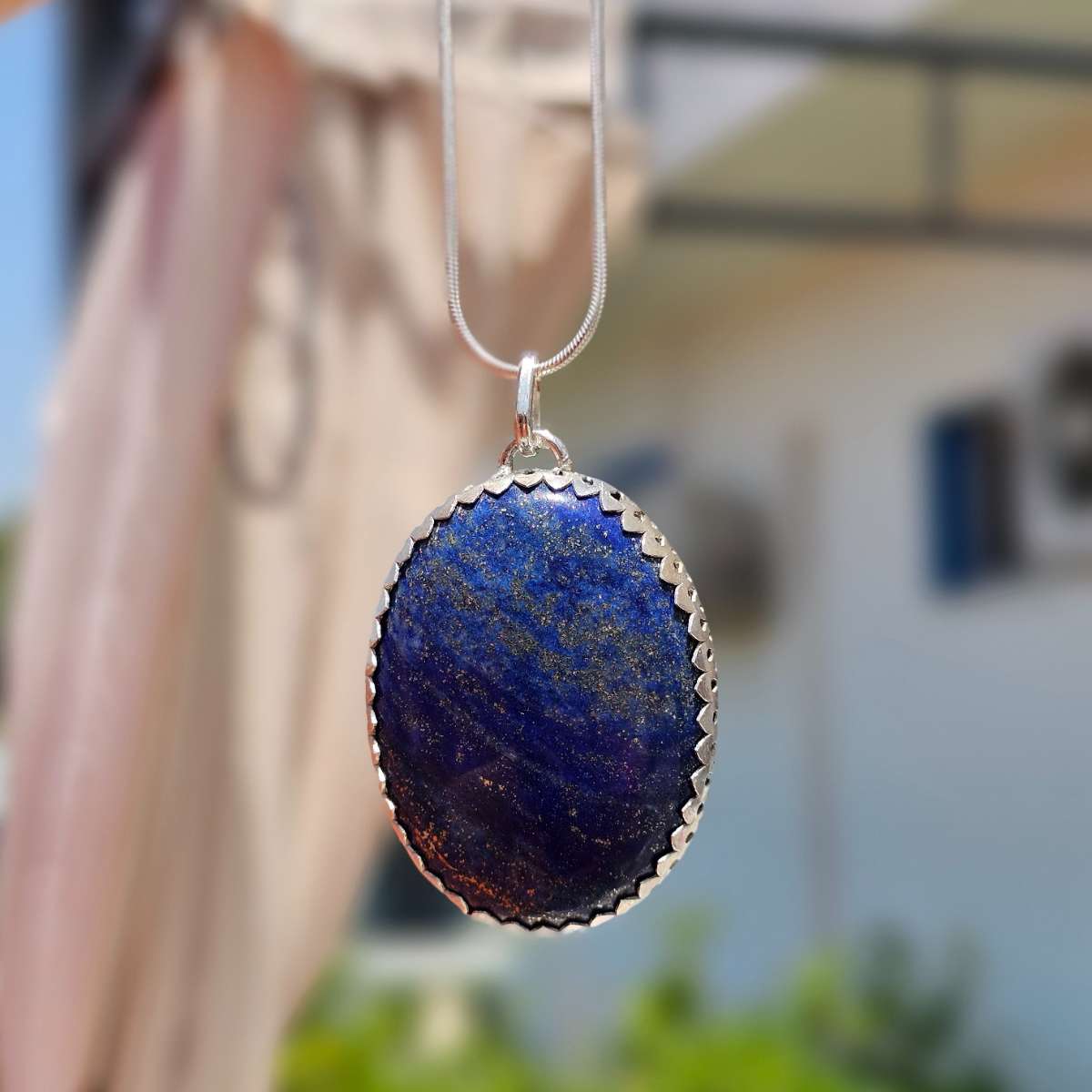 Collier lapis lazuli en argent massif pour un style unique