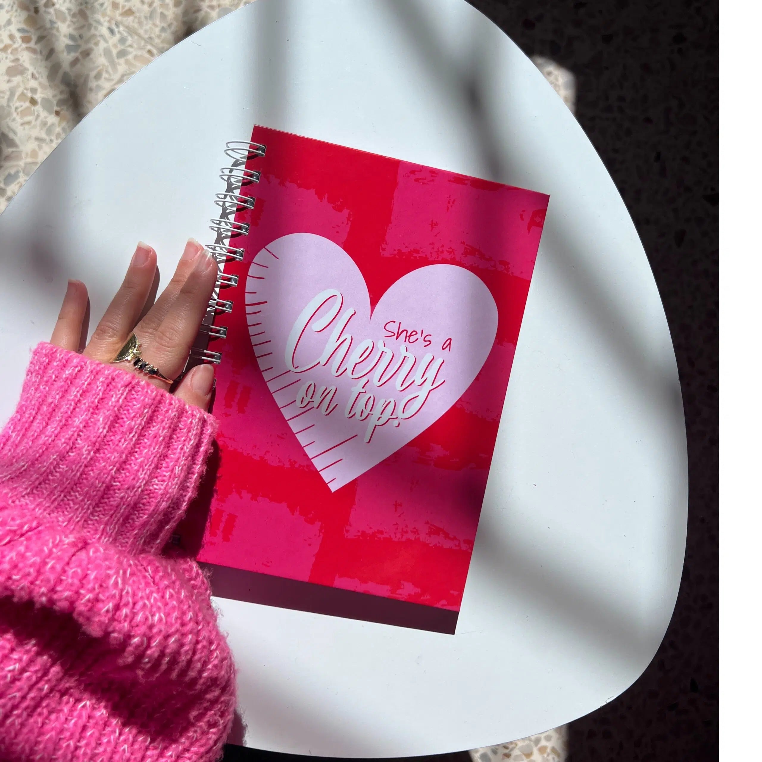 Cahier A5 Couverture Rigide - Design Cerise Inspirant