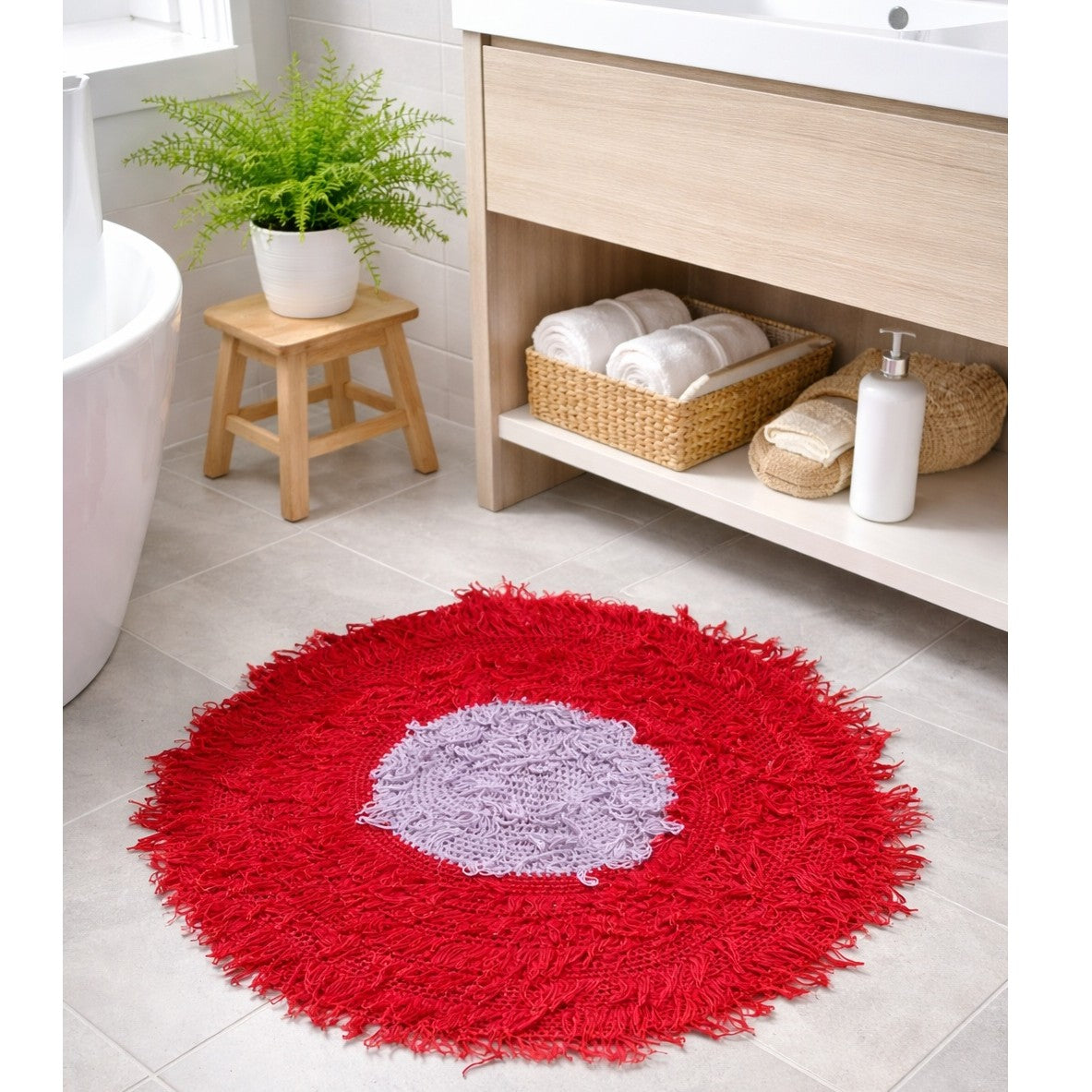 Tapis rouge en Halfa et laine pour un intérieur chic et chaleureux