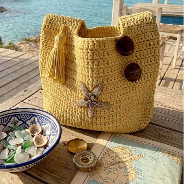Sac de plage jaune pastel élégant pour un été inoubliable