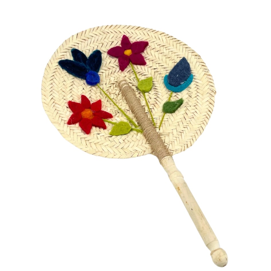 Eventail traditionnel en jute avec des fleurs multicolores