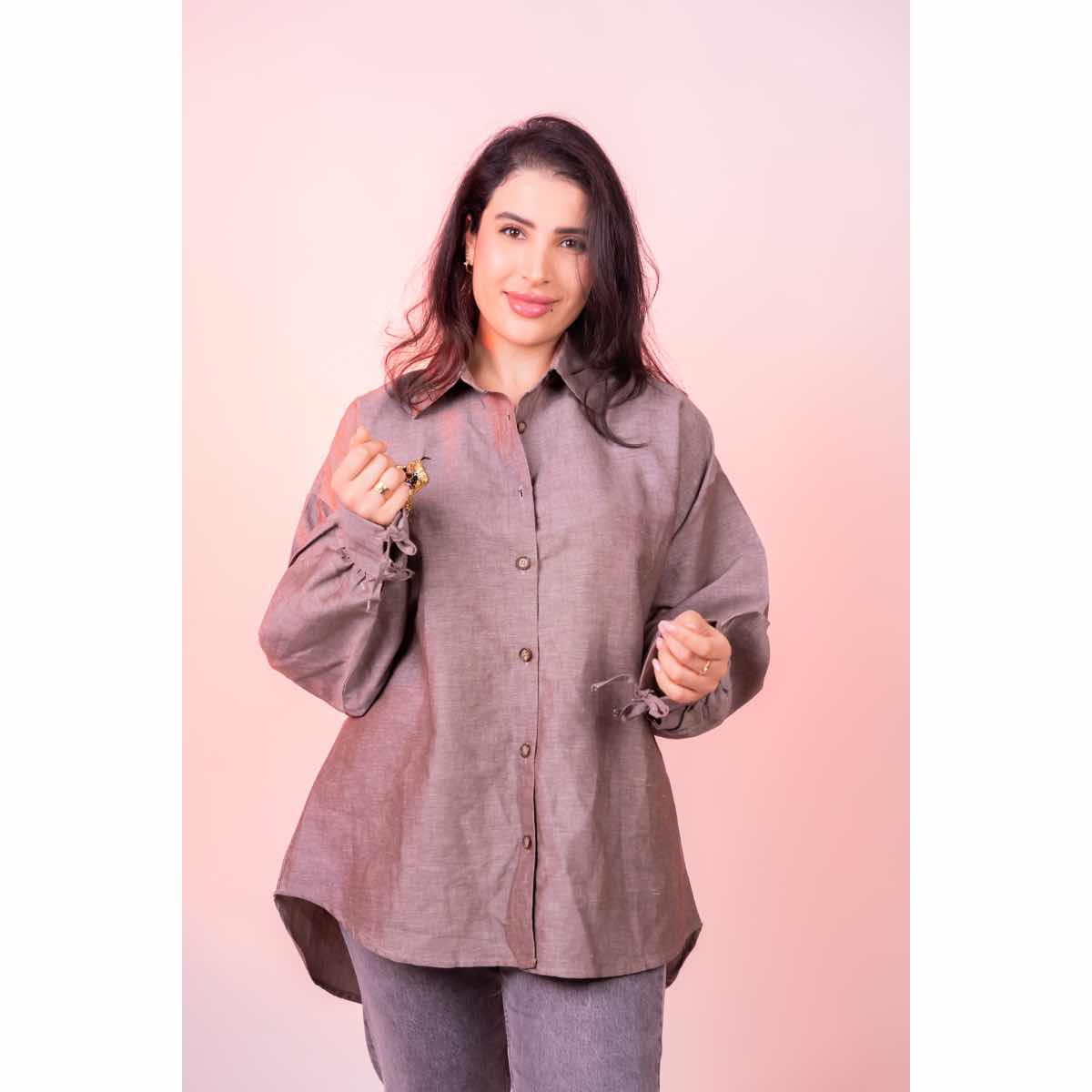 Chemise en lin brodée à la main
