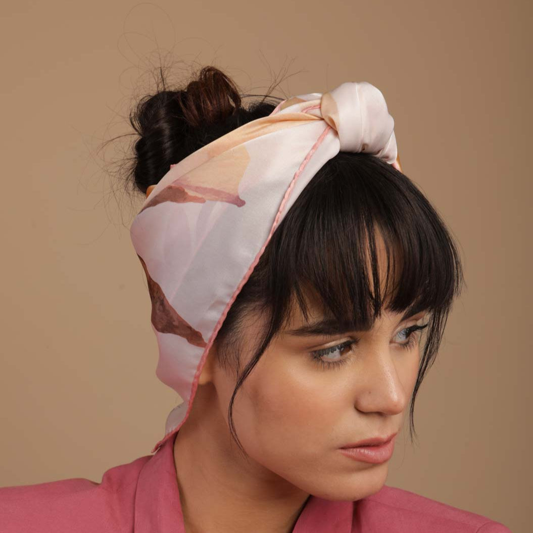Foulard en soie naturelle Falling in love - artisanat Tunisien fait main | ILEYCOM