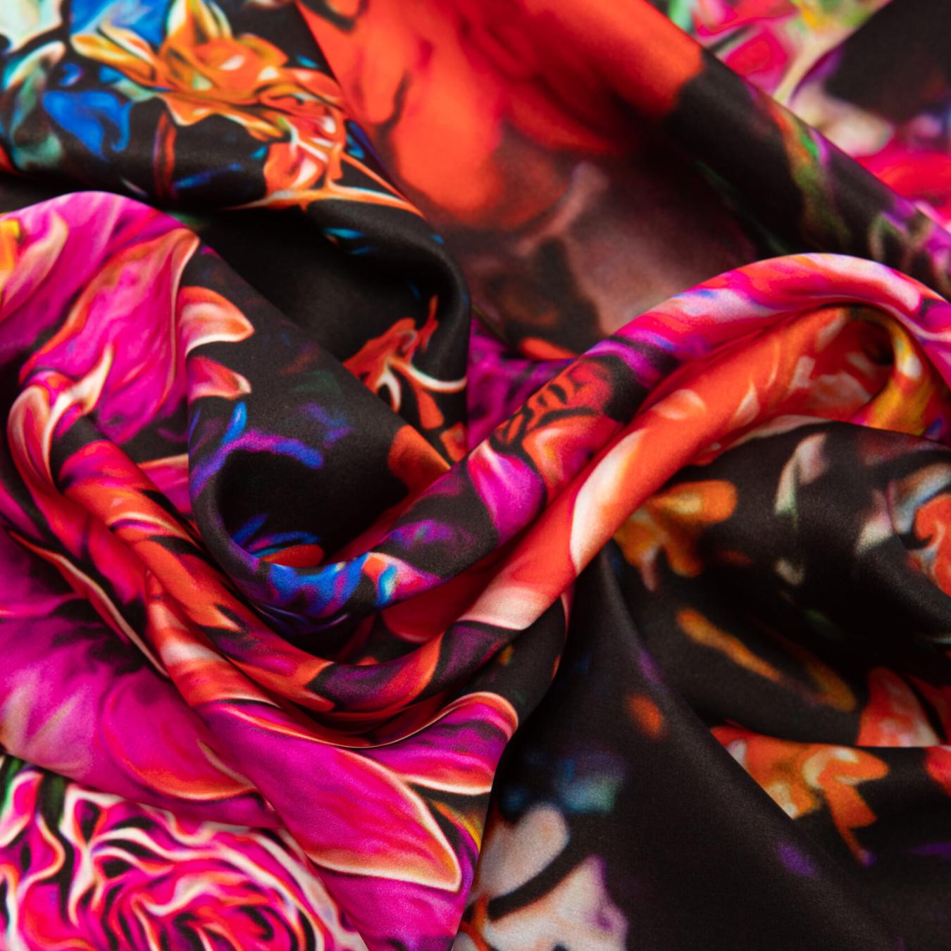 Foulard rouge en soie naturelle "Flattering infinity" - artisanat Tunisien fait main | ILEYCOM