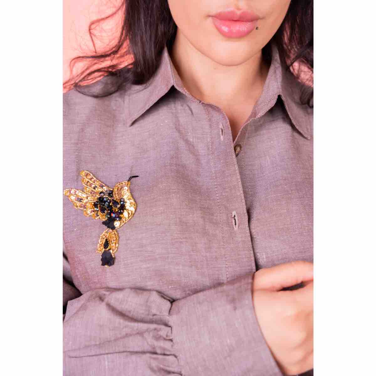 Chemise en lin brodée à la main