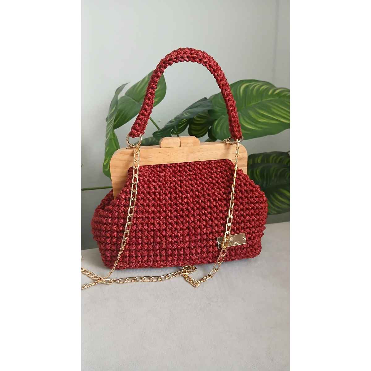 sac rouge exclusif pour un style audacieux et chic