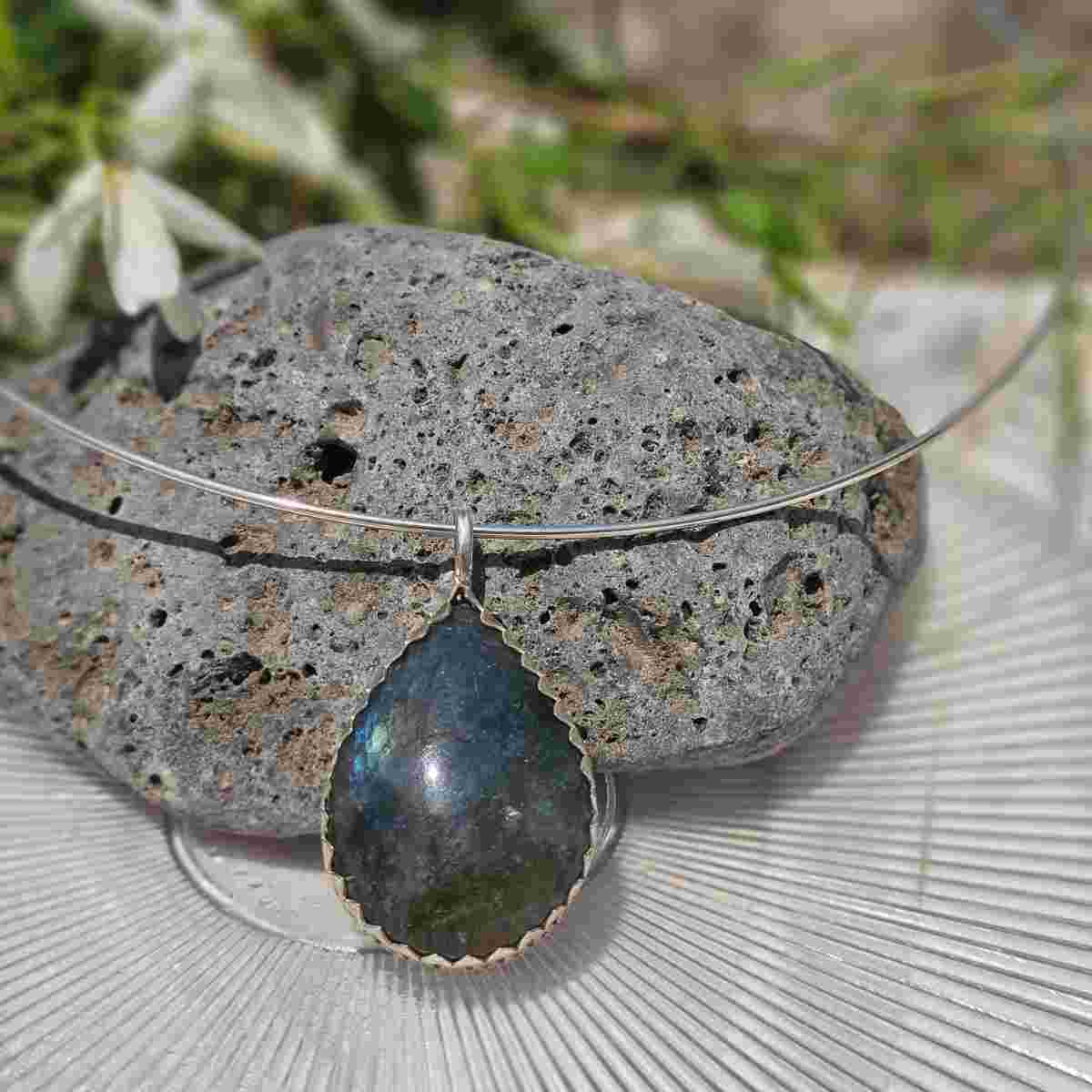 Collier labradorite en argent 925 pour une élégance unique