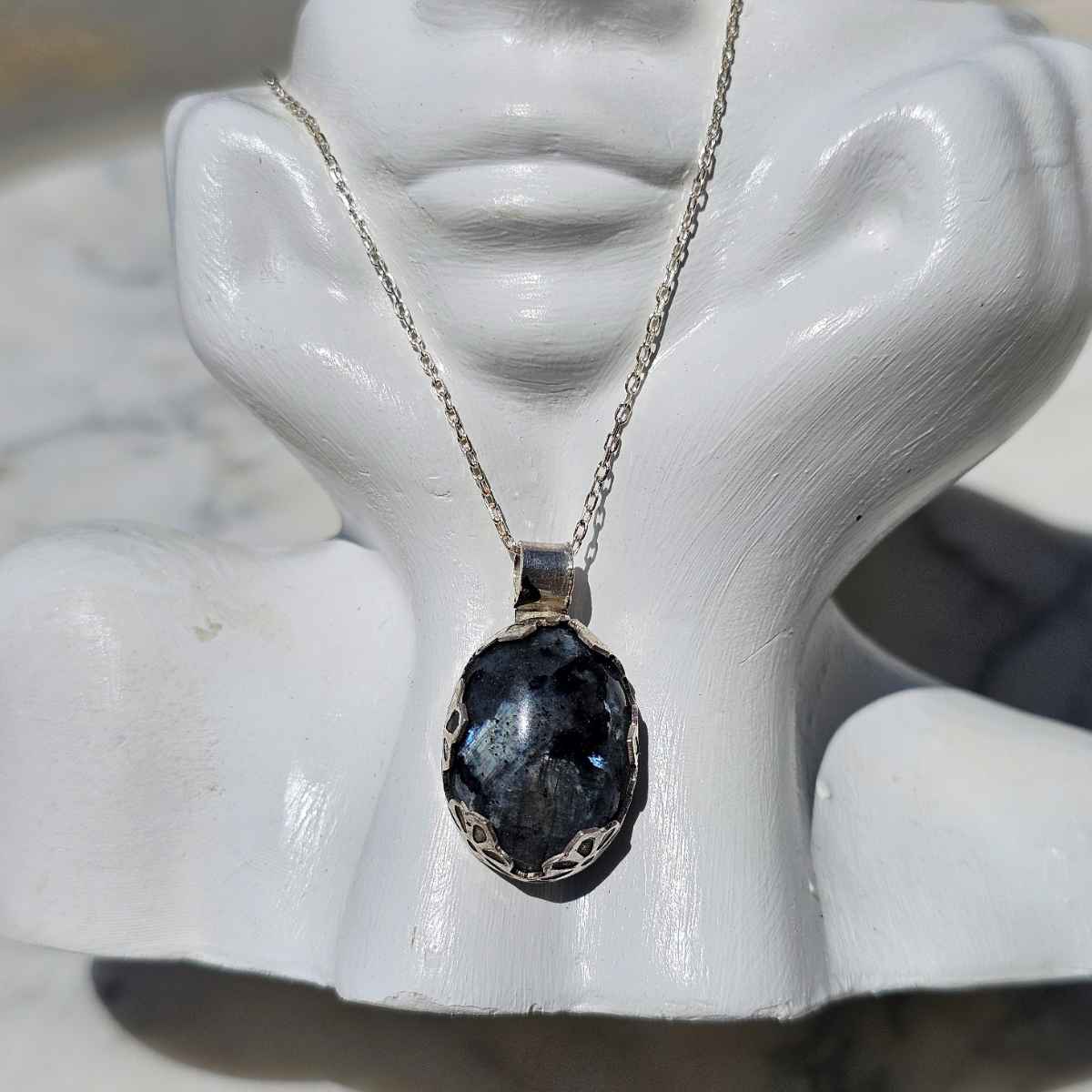 Collier labradorite en argent 925 une élégance unique à votre cou
