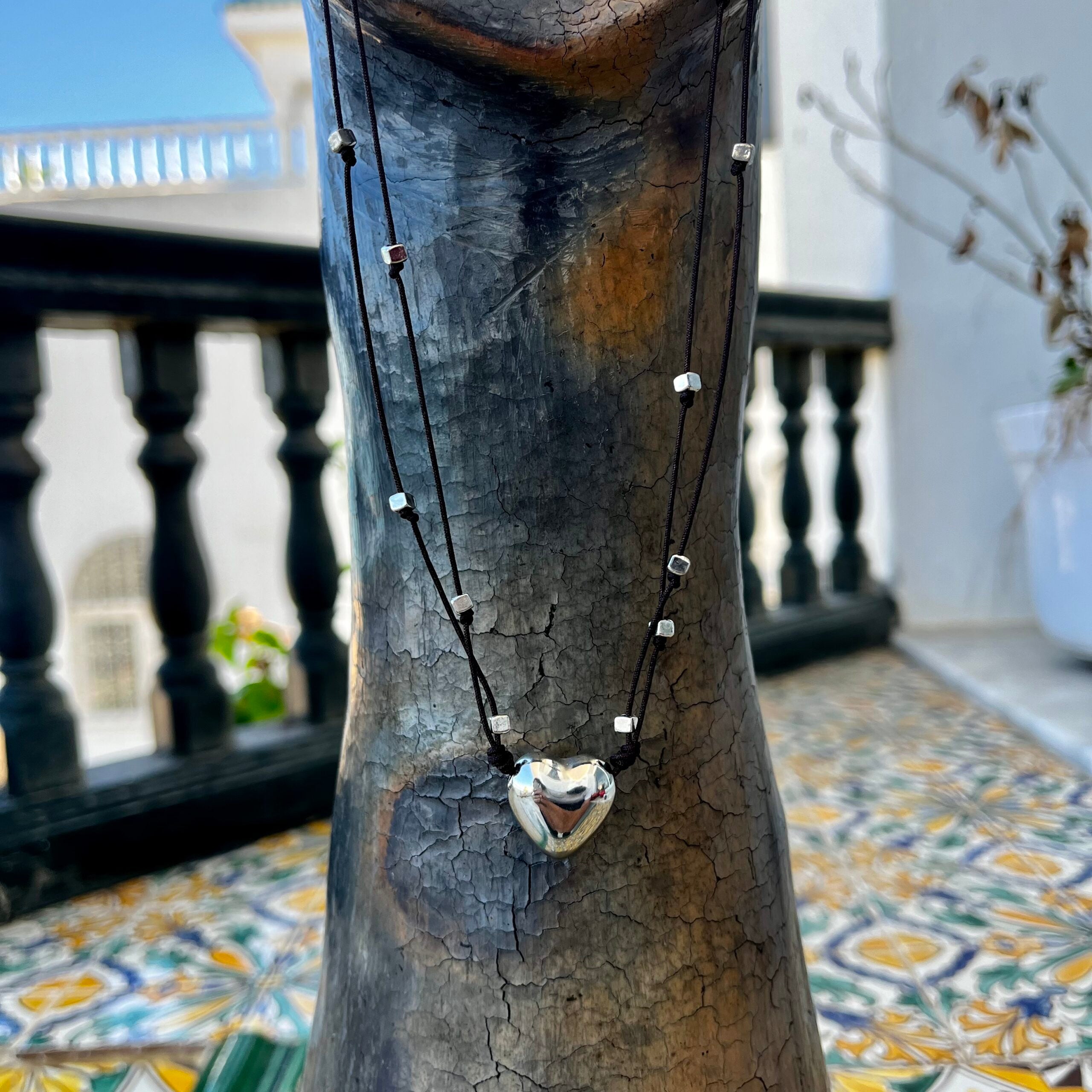 Collier macramé cœur en perles argenté fait main exclusif