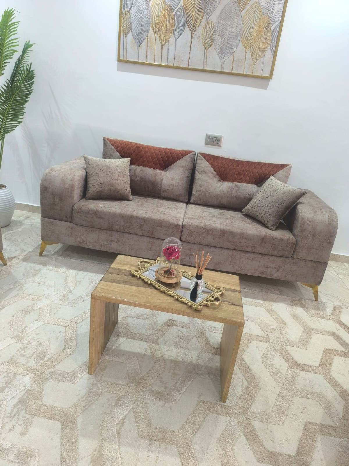 Table basse en bois fraké (64 × 40 × 44 cm)