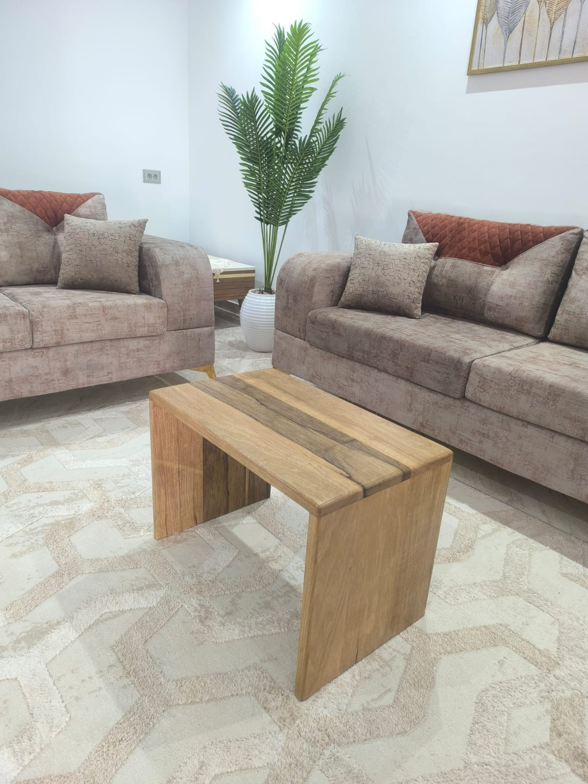 Table basse en bois fraké (64 × 40 × 44 cm)