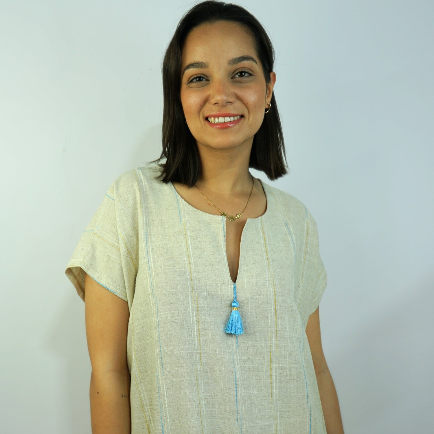 Jebba Beige en Lin avec Rayures Fines Bleu & Jaune - artisanat Tunisien fait main | ILEYCOM