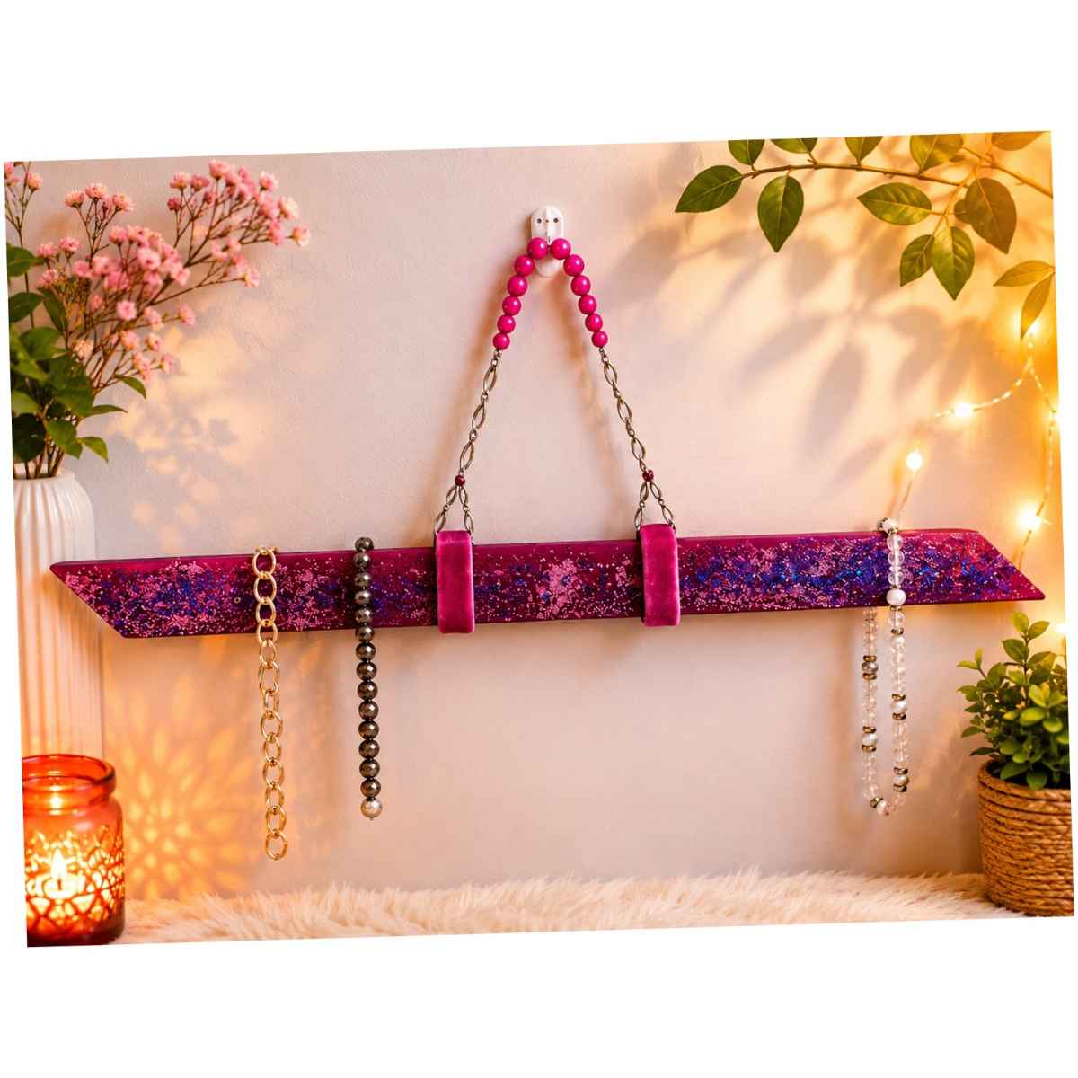 Suspension murale artisanale violet pailleté pour un style unique