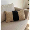 Coussin rectangulaire en rafia et laine chic et confortable