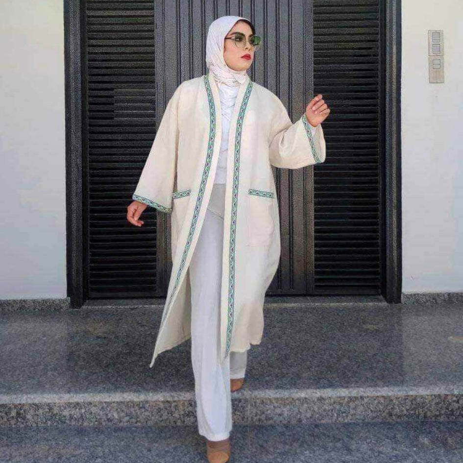 Kimono blanc élégant avec broderie verte (en Hayek, Lin ou Laine) - artisanat Tunisien fait main | ILEYCOM