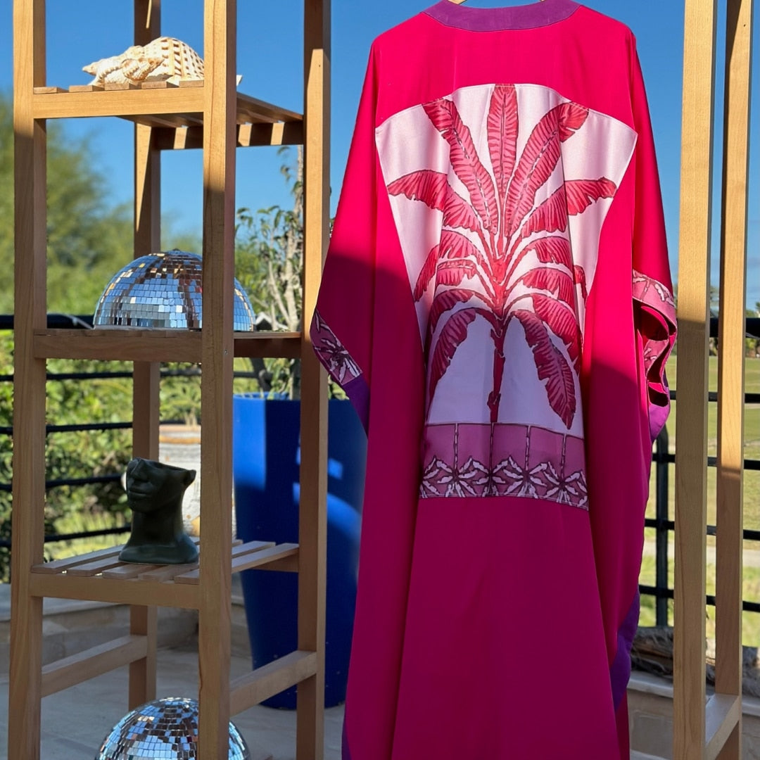 Kimono chic boho en rose foncé avec détails en Violet et motifs de feuilles - artisanat Tunisien fait main | ILEYCOM