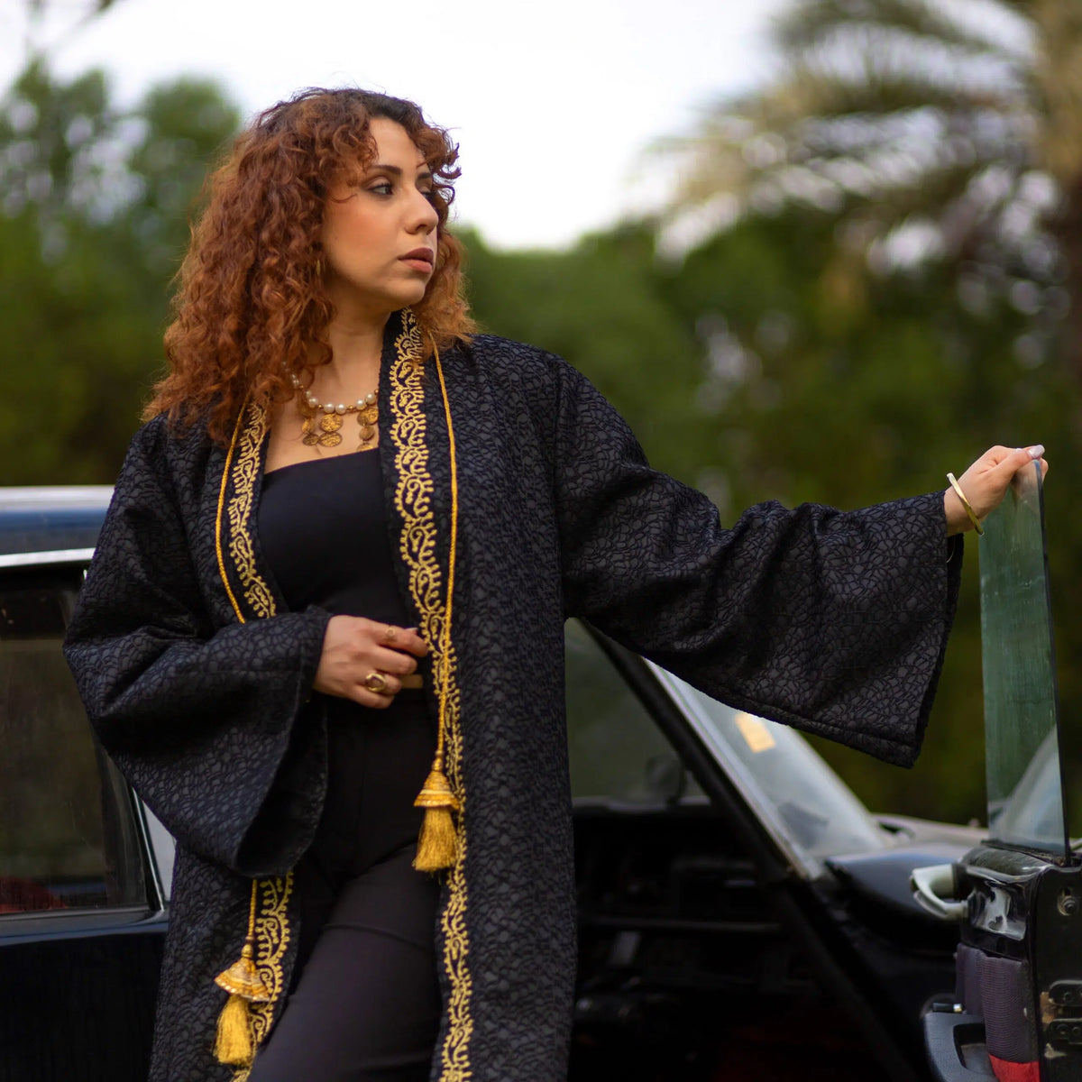 Kimono long noir – Col brodé