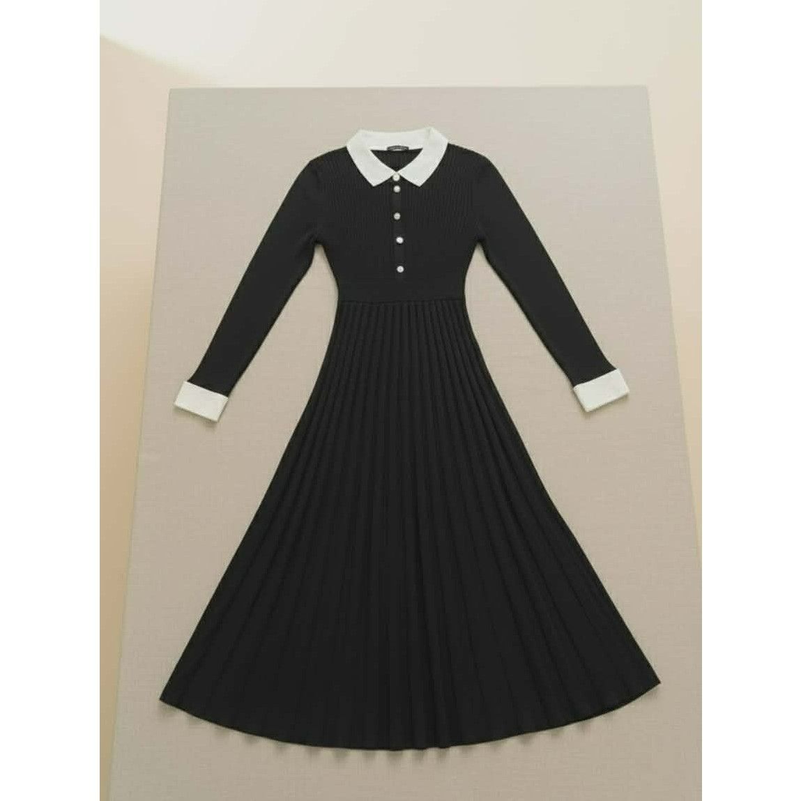 Robe noire en laine élégante pour un look irrésistible