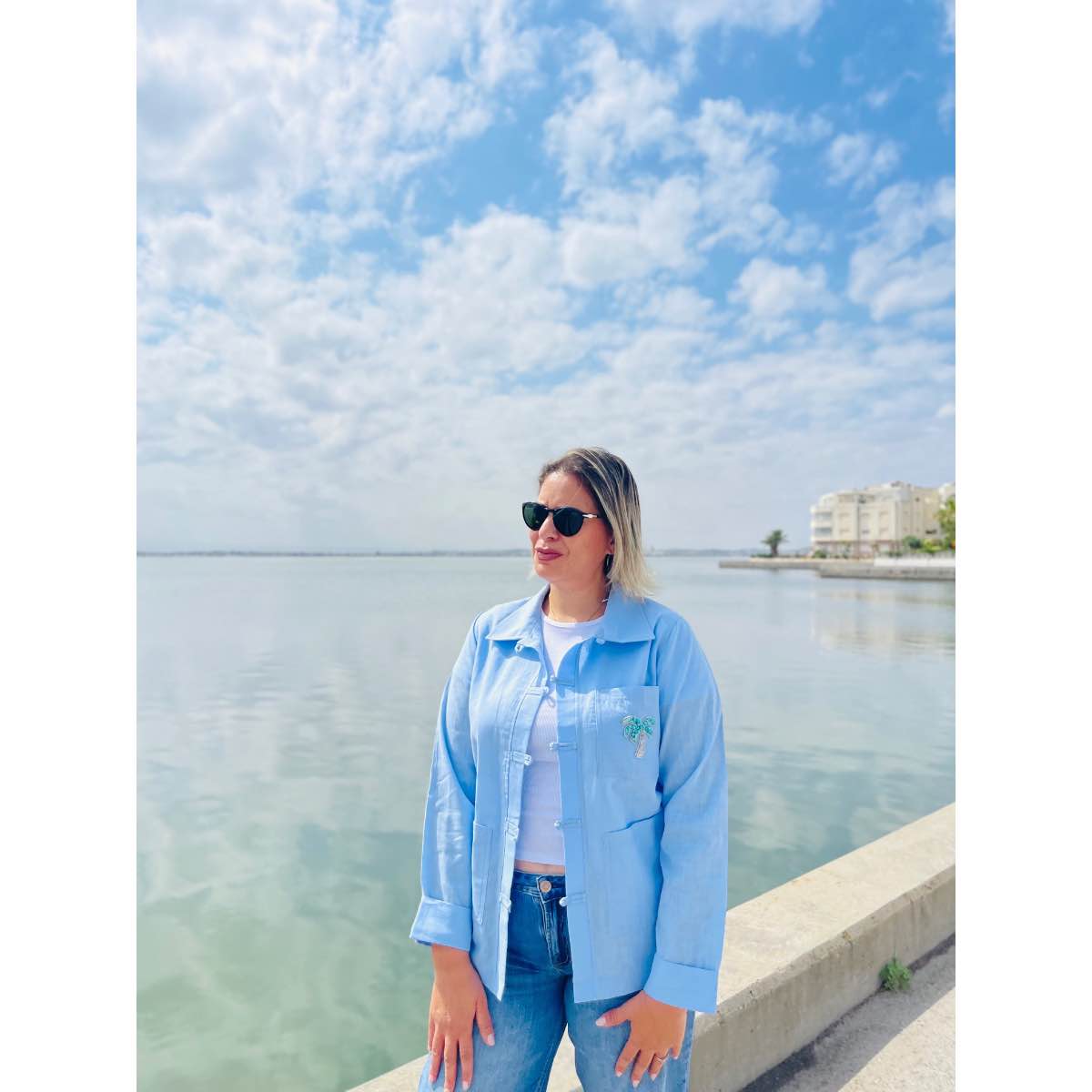 Veste bleu ciel élégant pour un style unique et raffiné