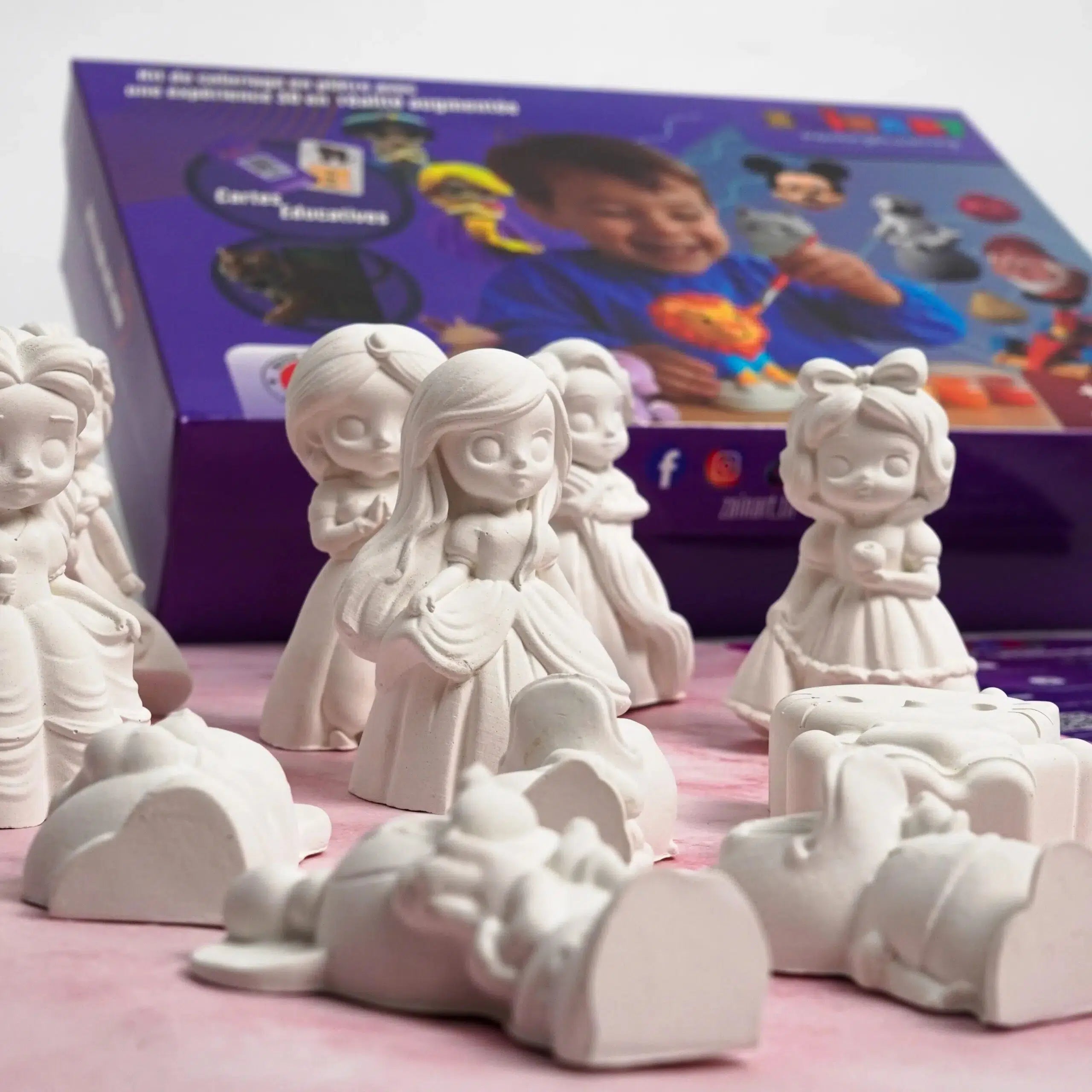 Mini Royaume Disney en Plâtre – Colorie & Explore en AR