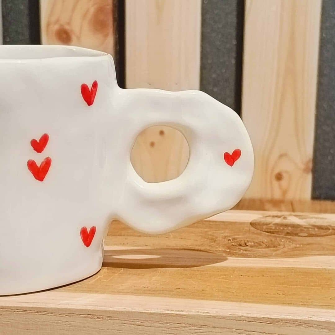Mug céramique avec motifs cœurs – Couleurs au choix (8 x 9 cm) - artisanat Tunisien fait main | ILEYCOM