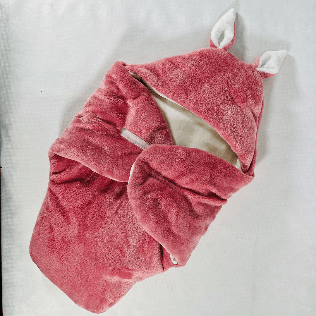 Nid d'ange Bébé rose ultra doux avec capuche oreilles - artisanat Tunisien fait main | ILEYCOM