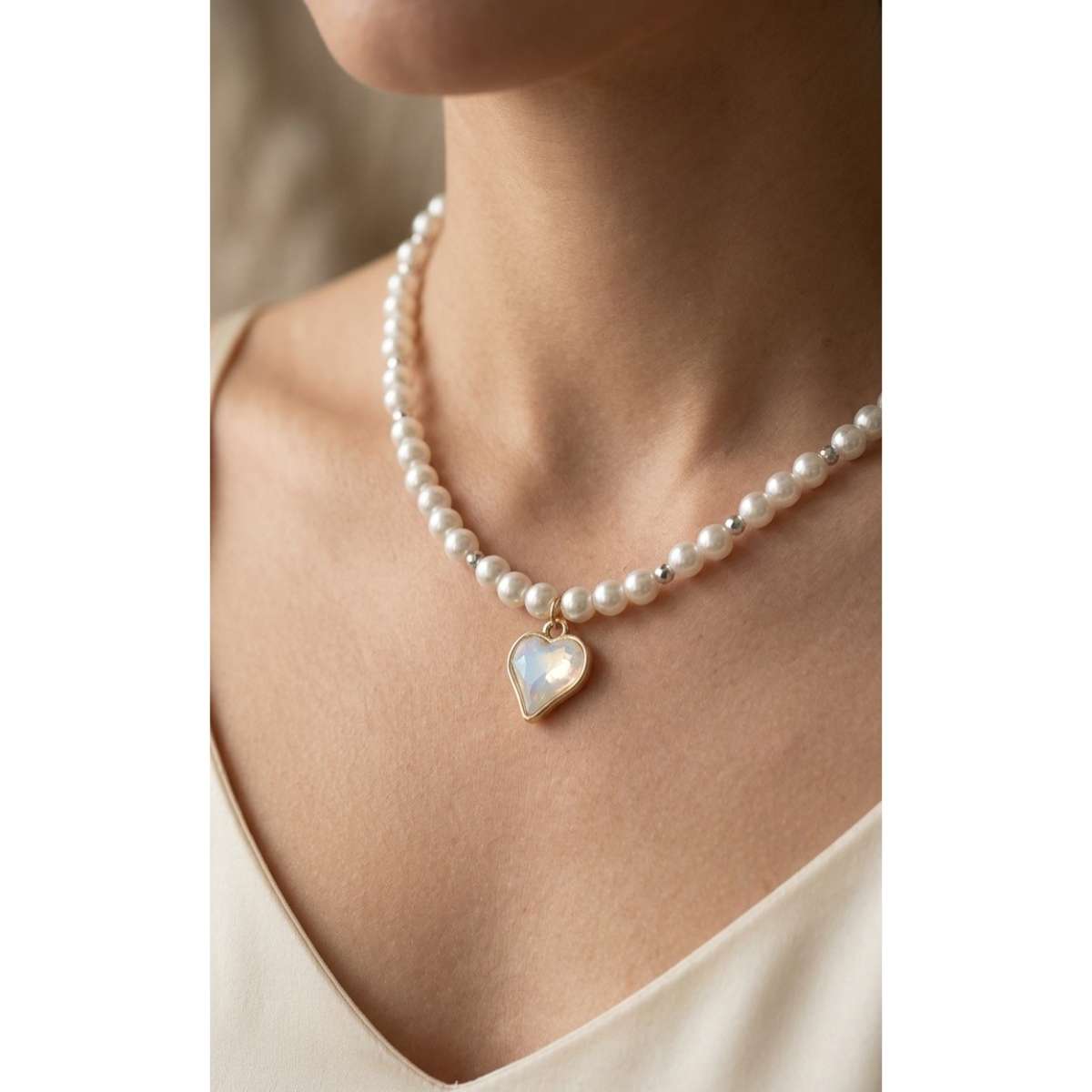 Collier "Cœur" Perle Iridescent – Romance Élégante
