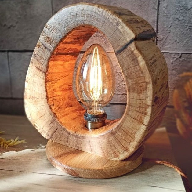 Lampe Veilleuse en Bois Naturel - Éclat Rustique et Artisanal