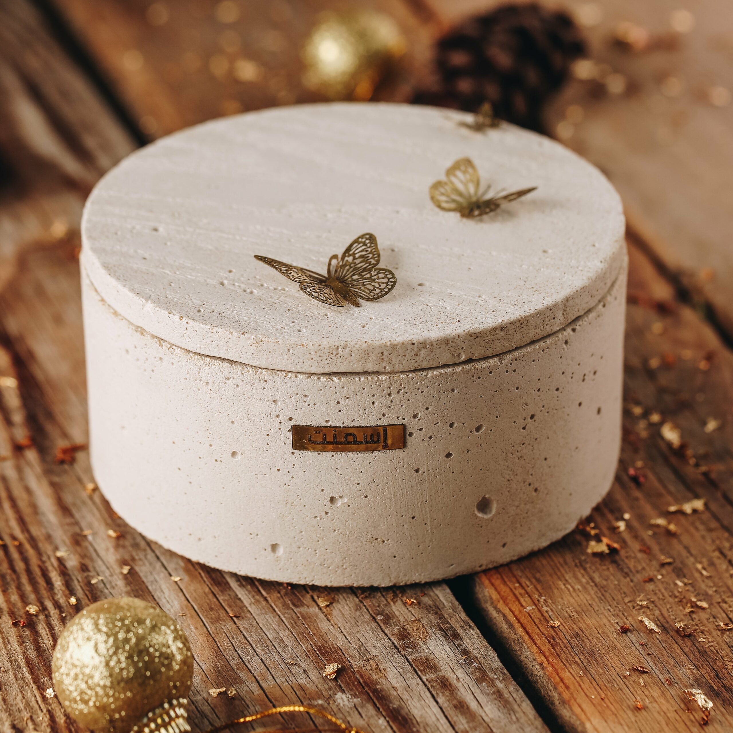 Pack Envol – Coffret cadeau avec boîte en béton et bougeoir en verre soufflé (S - artisanat Tunisien fait main | ILEYCOM