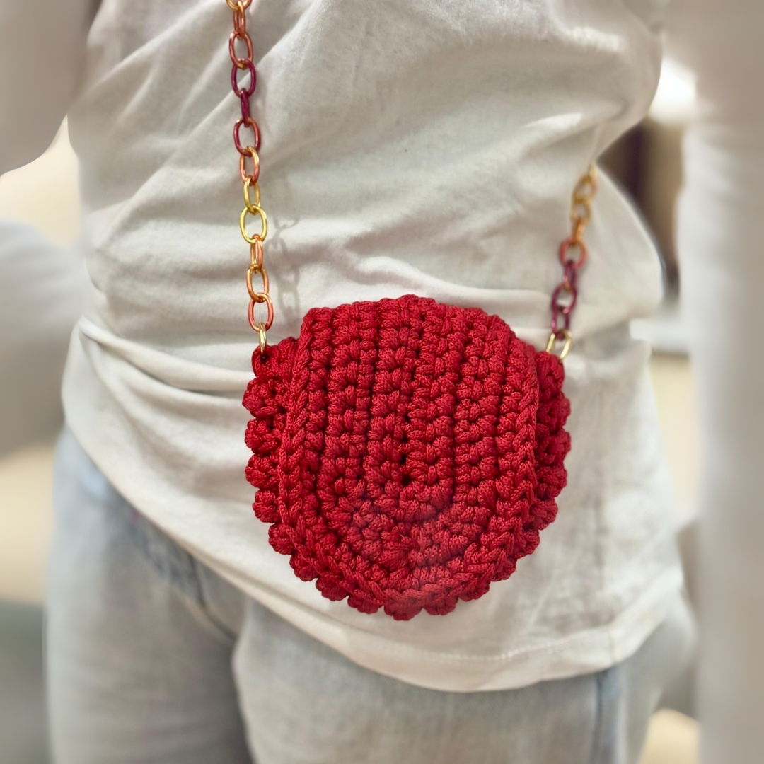 Petit sac à bandoulière rouge au crochet