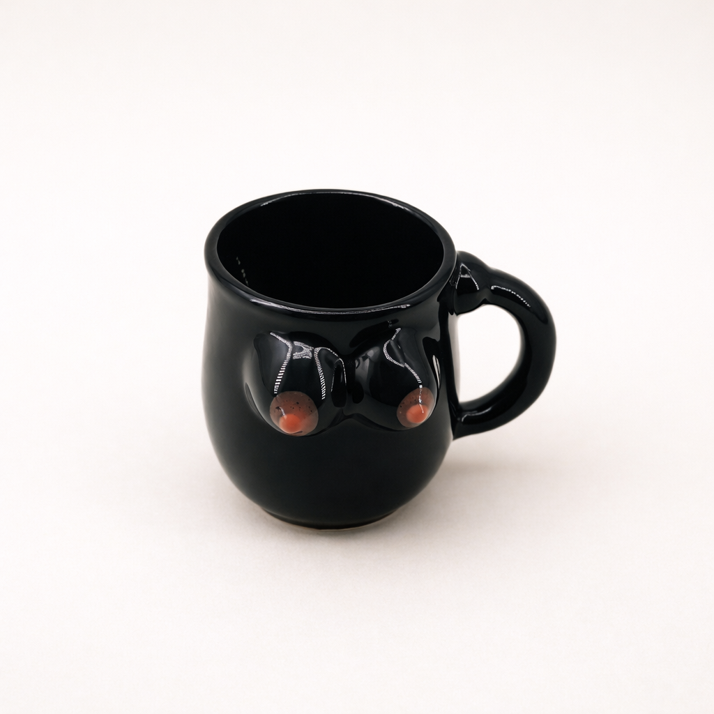 Mug sculpture en céramique noire