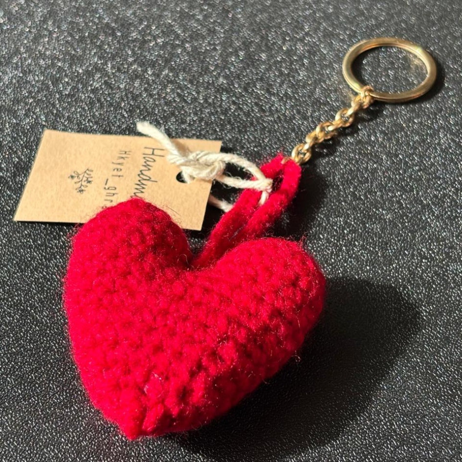 Porte-clés cœur rouge en crochet avec anneau doré