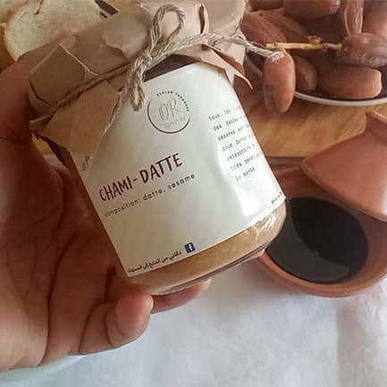 عجينة التمر والسمسم