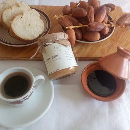 عجينة التمر والسمسم