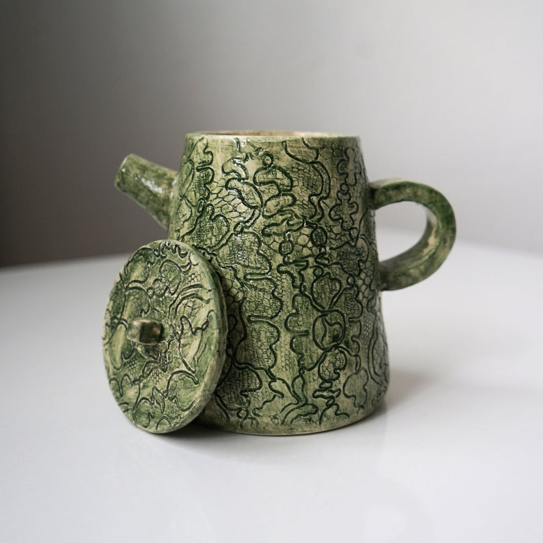 Théière en Céramique Verte Artisanale - Élégance Naturelle Traditionnelle