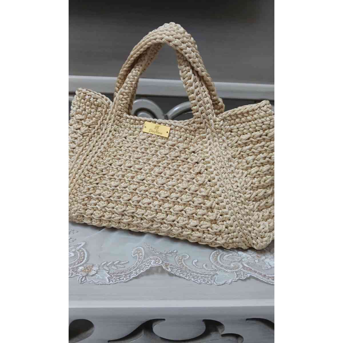 Sac en paille chic pour un style unique et irrésistible