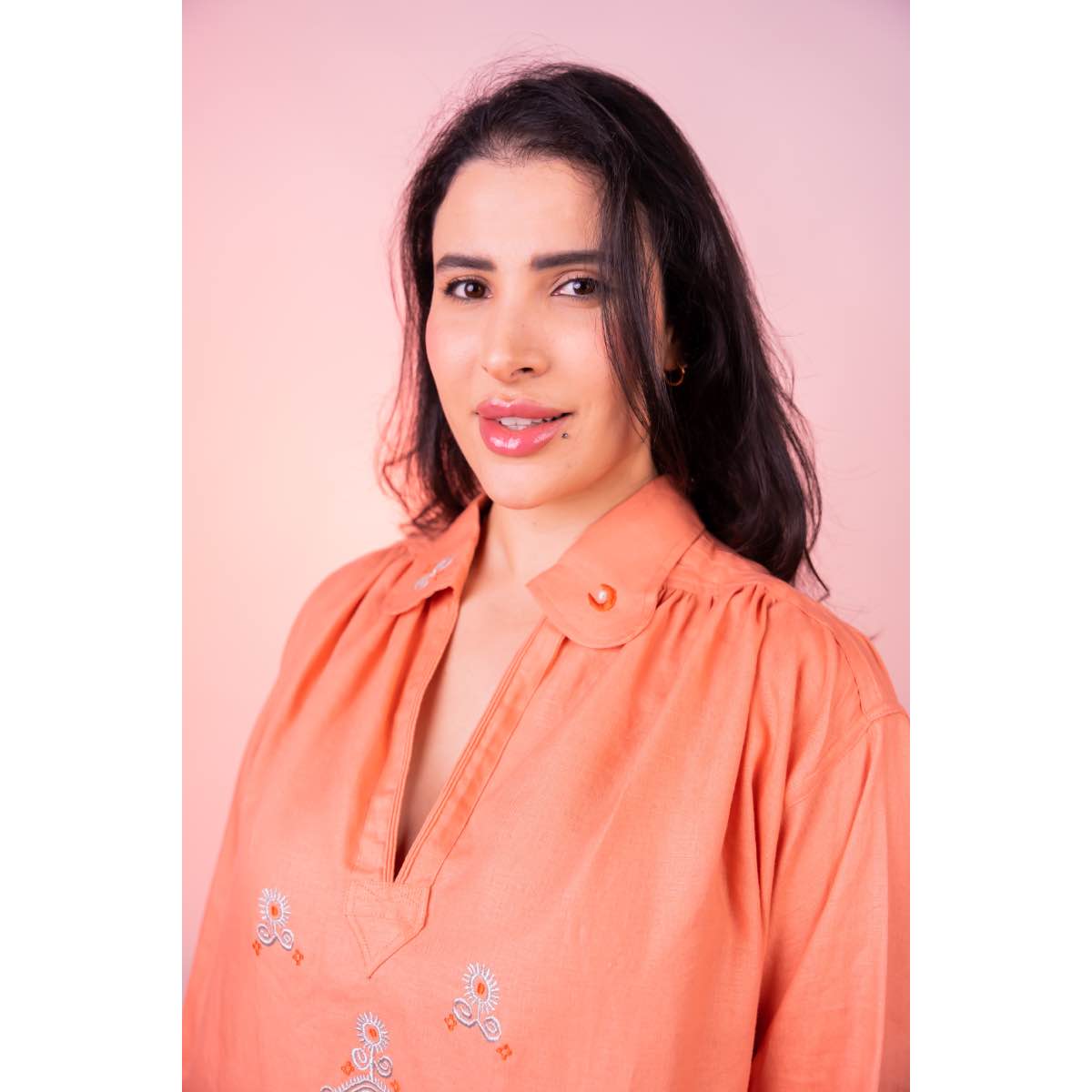 blouse lin saumon brodée en soie pour un look irrésistible