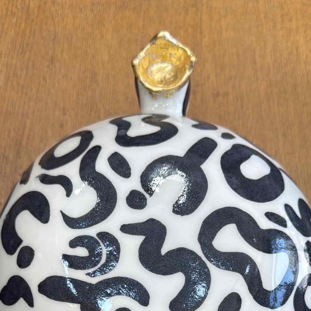 Sculpture tortue en céramique émaillée pour un décor unique